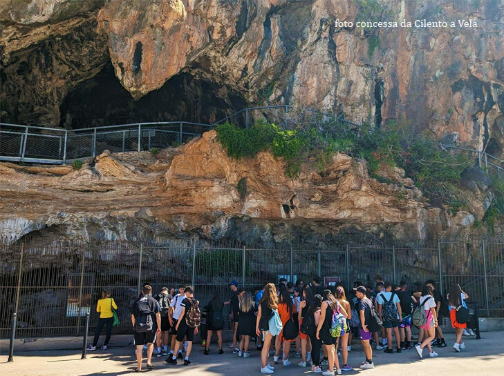 itinerari della palenteologia nella Grotta della Cala