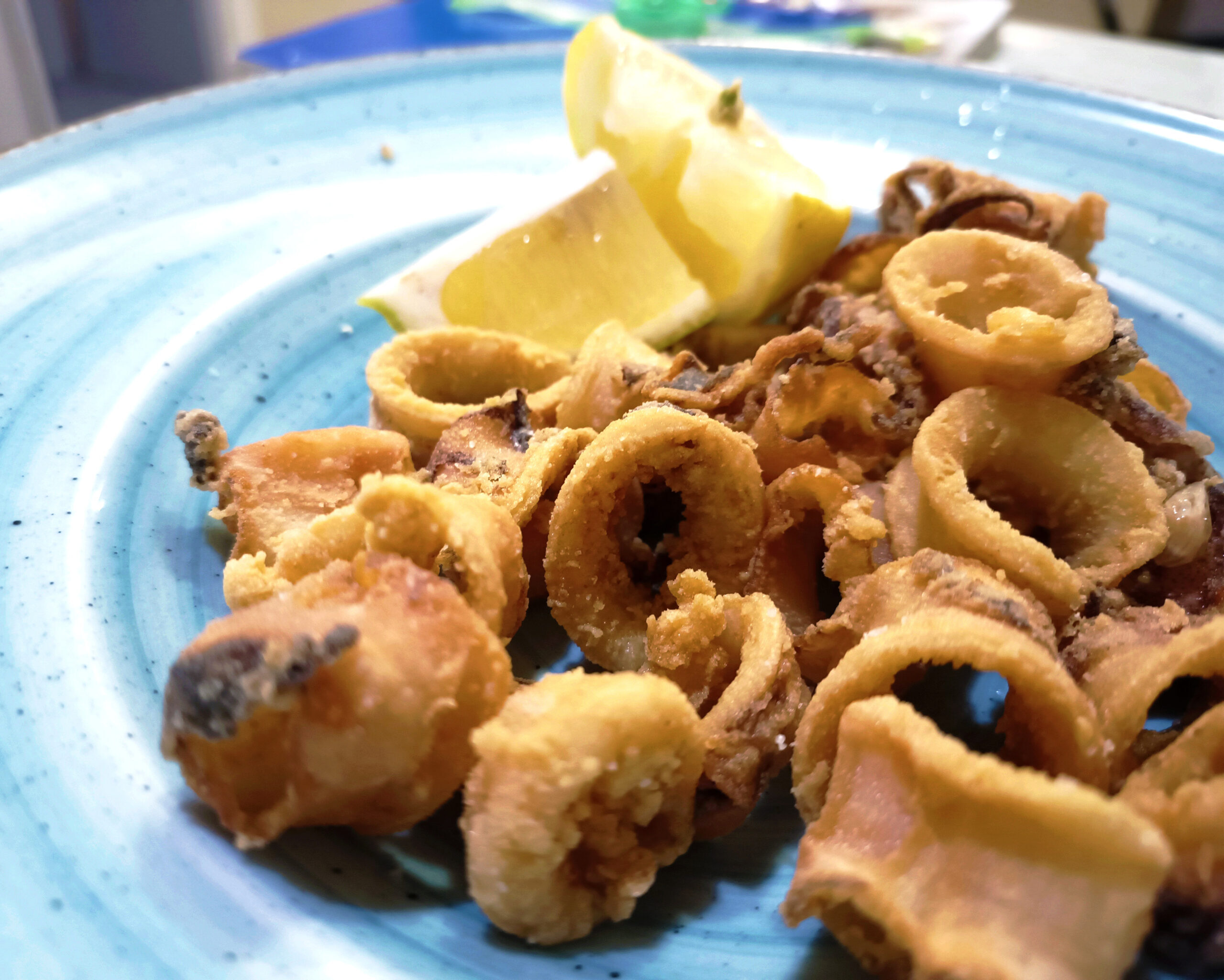 Tutta la bontà del mare del Cilento, in una frittura dorata e fragrante